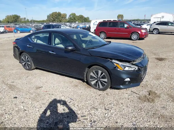 1N4BL4DV5LC271416 — 2020 Nissan Altima, Передняя часть (Front & Rear), фото до ремонта