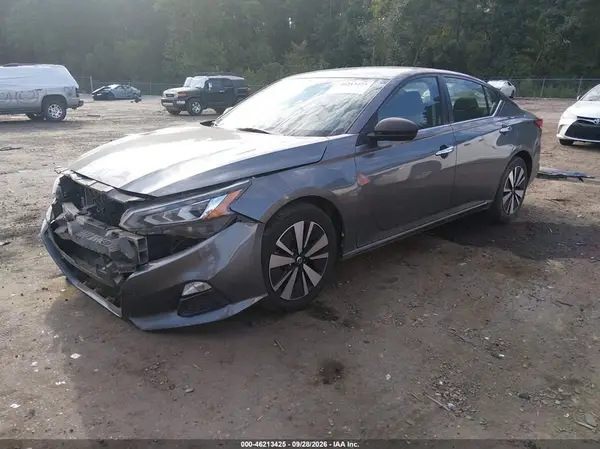 1N4BL4DV4MN306727 — 2021 Nissan Altima, фото 2 с аукциона IAAI, Передняя часть