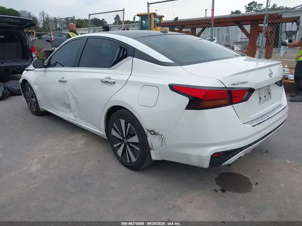 1N4BL4DV0MN393056 — 2021 Nissan Altima, фото 3 с аукциона IAAI, Передняя часть