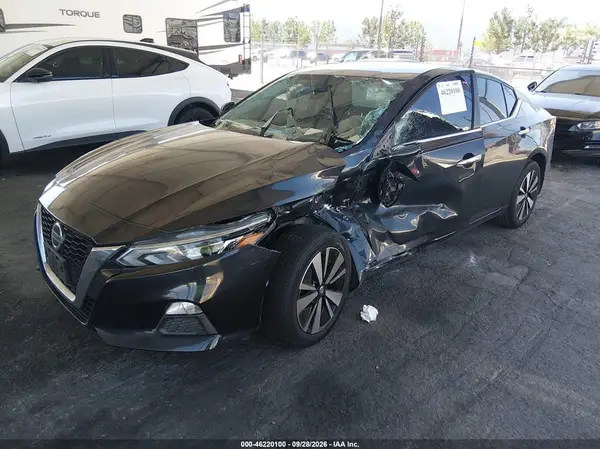 1N4BL4DV6MN331404 — 2021 Nissan Altima, фото 2 с аукциона IAAI, Передняя часть слева