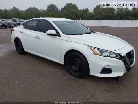 1N4BL4BV2MN316109 — 2021 Nissan Altima, Передняя часть, фото до ремонта