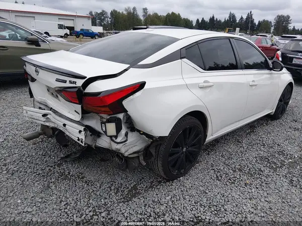 1N4BL4CW7NN378579 — 2022 Nissan Altima, фото 4 с аукциона IAAI 14.10.2026, Задняя часть
