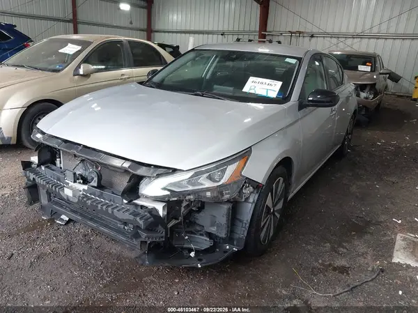 1N4BL4DV4NN382885 — 2022 Nissan Altima, фото 2 с аукциона IAAI, Передняя часть