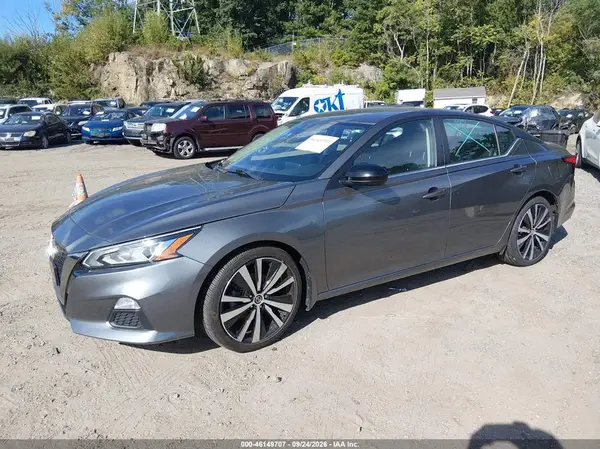 1N4BL4CV2NN385575 — 2022 Nissan Altima, фото 2 с аукциона IAAI, Передняя часть справа