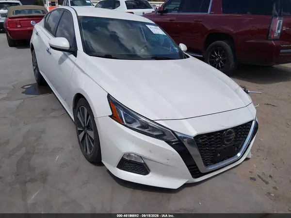 1N4BL4DV6NN418365 — 2022 Nissan Altima, Передняя часть слева (Left Front), фото до ремонта
