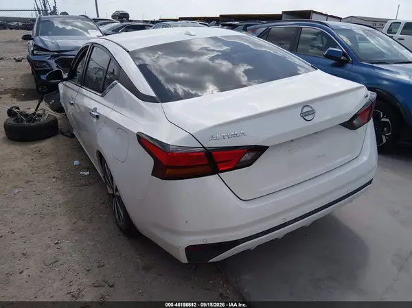 1N4BL4DV6NN418365 — 2022 Nissan Altima, фото 3 с аукциона IAAI 13.10.2026, Передняя часть слева