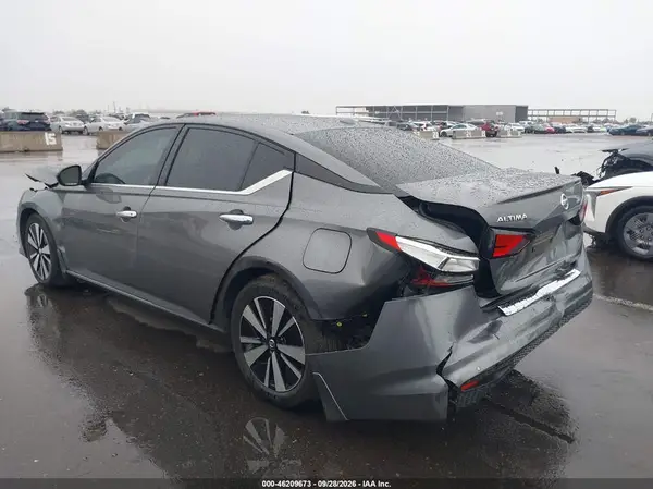 1N4BL4DV2NN413633 — 2022 Nissan Altima, фото 3 с аукциона IAAI, Передняя часть справа