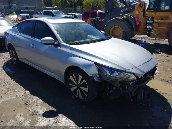 1N4BL4DW3NN404562 — 2022 Nissan Altima, Передняя часть (Front End), фото до ремонта