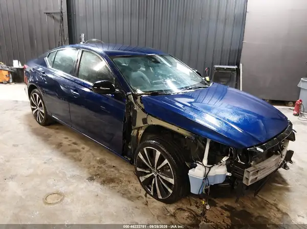 1N4BL4CW1NN372907 — 2022 Nissan Altima, Передняя часть (Front End), фото до ремонта