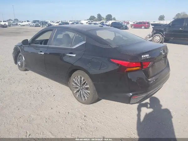 1N4BL4DV4PN369153 — 2023 Nissan Altima, фото 3 с аукциона IAAI, Передняя часть слева