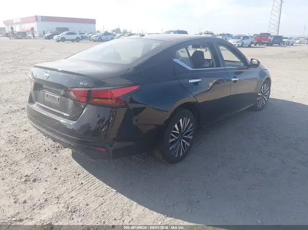 1N4BL4DV4PN369153 — 2023 Nissan Altima, фото 4 с аукциона IAAI, Передняя часть слева