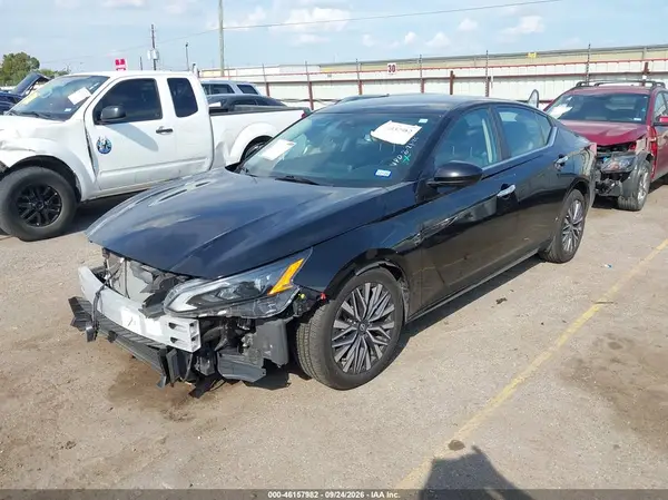 1N4BL4DV8PN390118 — 2023 Nissan Altima, фото 2 с аукциона IAAI, Правый бок