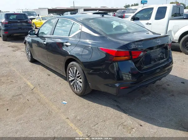 1N4BL4DV8PN390118 — 2023 Nissan Altima, фото 3 с аукциона IAAI, Правый бок