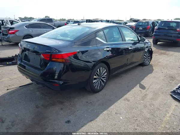 1N4BL4DV8PN390118 — 2023 Nissan Altima, фото 4 с аукциона IAAI, Правый бок