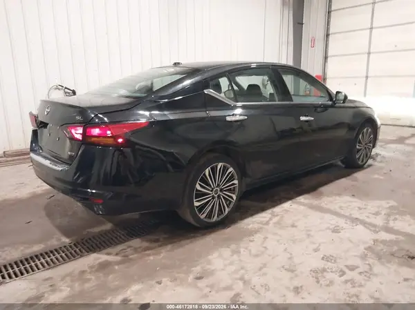 1N4BL4EW2PN324753 — 2023 Nissan Altima, фото 4 с аукциона IAAI 13.10.2026, Задняя часть слева