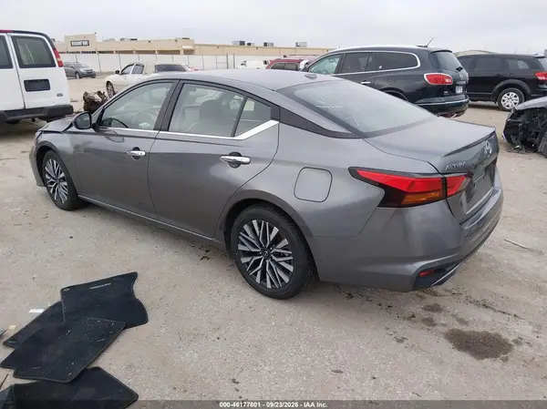 1N4BL4DV5PN367816 — 2023 Nissan Altima, фото 3 с аукциона IAAI, Передняя часть