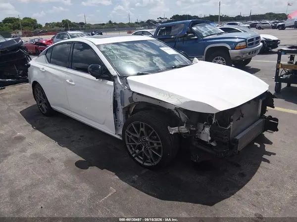 1N4AL4CV0RN300072 — 2024 Nissan Altima, Передняя часть (Front End), фото до ремонта