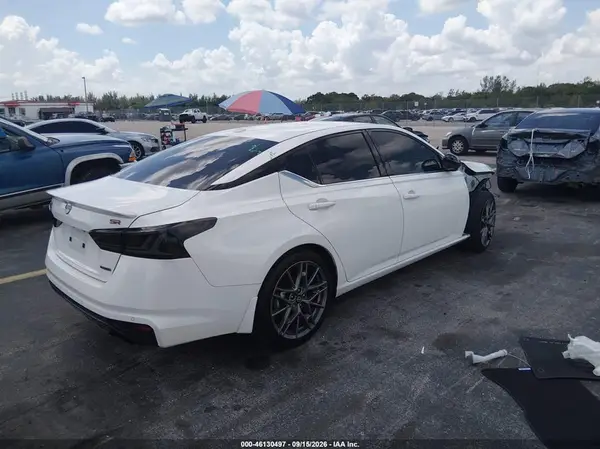 1N4AL4CV0RN300072 — 2024 Nissan Altima, фото 4 с аукциона IAAI 15.10.2026, Передняя часть