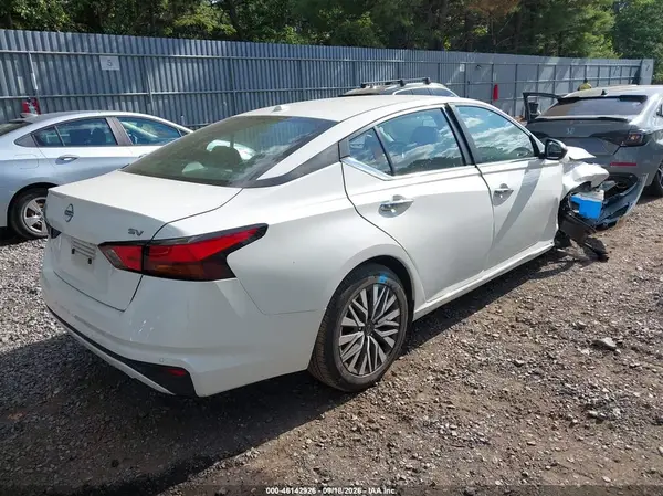 1N4BL4DV2RN326904 — 2024 Nissan Altima, фото 4 с аукциона IAAI, Передняя часть