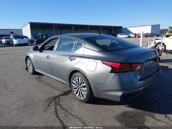 1N4BL4DV0RN373459 — 2024 Nissan Altima, фото 3 с аукциона IAAI, Передняя часть