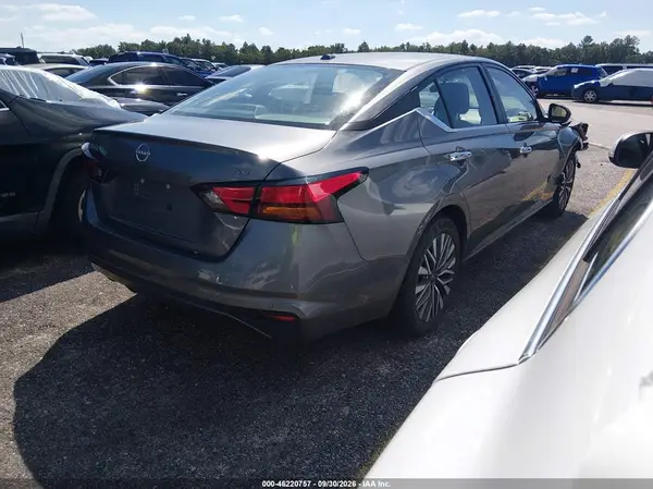 1N4BL4DV0RN373459 — 2024 Nissan Altima, фото 4 с аукциона IAAI, Передняя часть