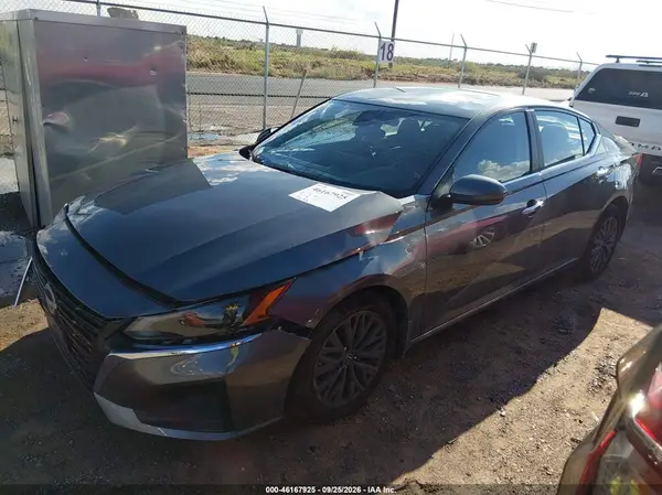 1N4BL4DV2SN414261 — 2025 Nissan Altima, фото 2 с аукциона IAAI, Передняя часть справа