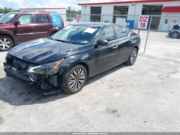 1N4BL4DV7SN332381 — 2025 Nissan Altima, фото 2 с аукциона IAAI, Передняя часть