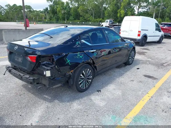1N4BL4DV7SN332381 — 2025 Nissan Altima, фото 4 с аукциона IAAI, Передняя часть