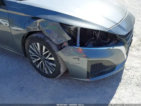 1N4BL4DV9SN367004 — 2025 Nissan Altima, Передняя часть, фото до ремонта