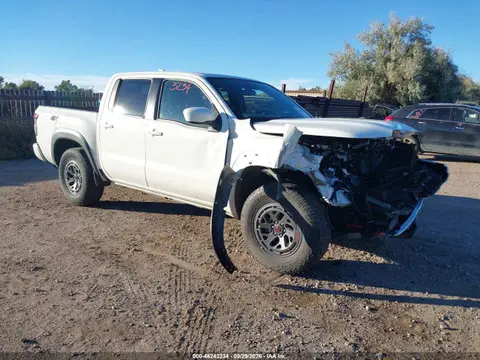 1N6ED1EK7TN639426 — 2026 Nissan Frontier PRO-4X 4X4, Передняя часть (Front End), фото до ремонта