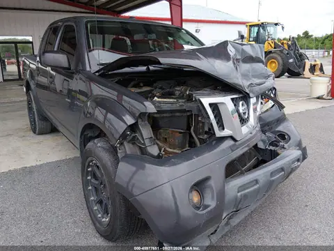 1N6AD0ER2FN722840 — 2015 Nissan Frontier SV, Передняя часть (Front End), фото до ремонта