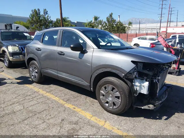 3N8AP6BA5SL378205 — 2025 Nissan Kicks S FWD, Передняя часть (Front End), фото до ремонта
