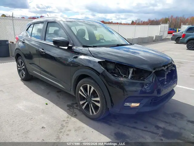 3N1CP5CU9KL495263 — 2019 Nissan Kicks S/SR/SV, Передняя часть (Front), фото до ремонта