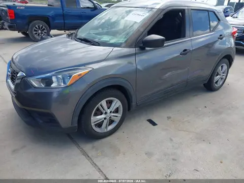 2019 Nissan KICKS S VIN 3N1CP5CU5KL470232 фото 2