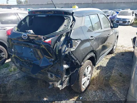 2019 Nissan KICKS S VIN 3N1CP5CU4KL506816 фото 4