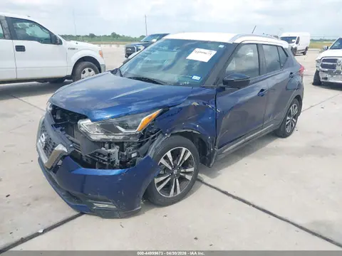 2019 Nissan KICKS SR VIN 3N1CP5CU7KL534190 фото 2