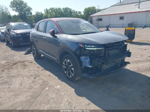 3N8AP6CB0SL345300 — 2025 Nissan Kicks SV Intelligent AWD, Передняя часть (Front & Rear), фото до ремонта