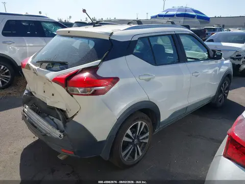 2019 Nissan KICKS SV VIN 3N1CP5CU8KL540449 фото 4