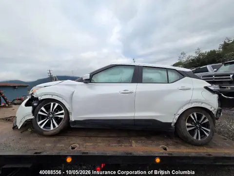 2020 Nissan Kicks VIN 3N1CP5CV8LL541398 фото 2
