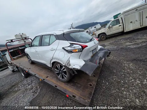 2020 Nissan Kicks VIN 3N1CP5CV8LL541398 фото 3