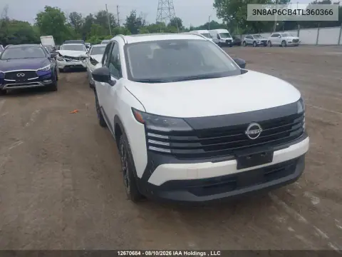 3N8AP6CB4TL360366 — 2026 Nissan Kicks, Сзади, фото до ремонта