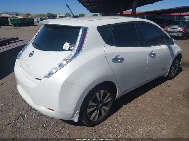 1N4BZ0CP9HC305388 — 2017 Nissan LEAF SV, фото 4 с аукциона IAAI 13.10.2026, Естественный износ