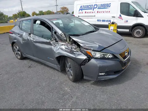 1N4AZ1CP0JC308476 — 2018 Nissan LEAF SV, Правый бок (Right Side), фото до ремонта