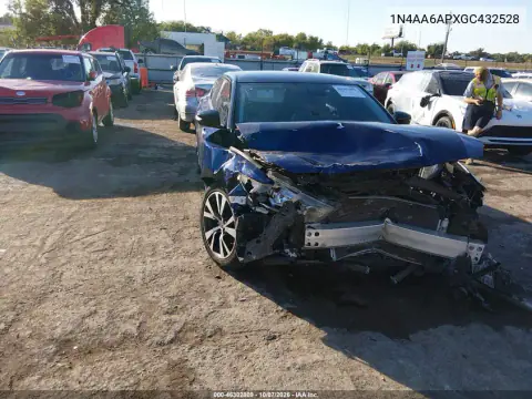1N4AA6APXGC432528 — 2016 Nissan Maxima, Передняя часть, фото до ремонта