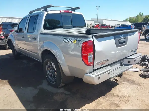 1N6DD0EV0JN752681 — 2018 Nissan Navara (Frontier), фото 3 с аукциона IAAI 14.10.2026, Правый бок