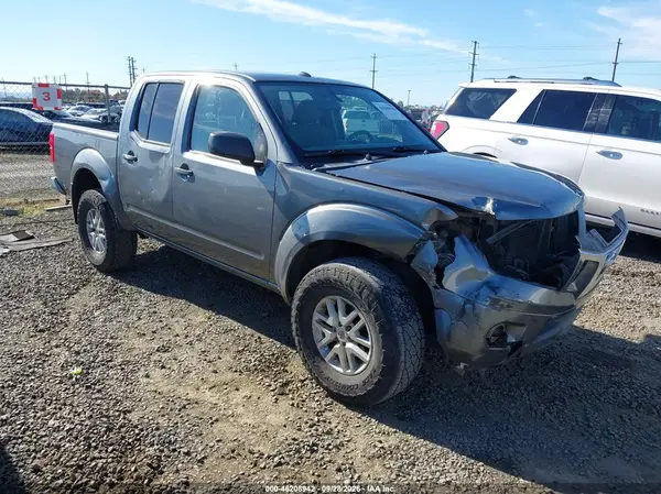 1N6AD0EVXJN745014 — 2018 Nissan Navara (Frontier), Передняя часть (Front End), фото до ремонта
