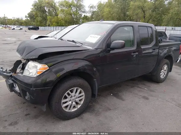 1N6AD0EV7JN738781 — 2018 Nissan Navara (Frontier), фото 2 с аукциона IAAI, Передняя часть