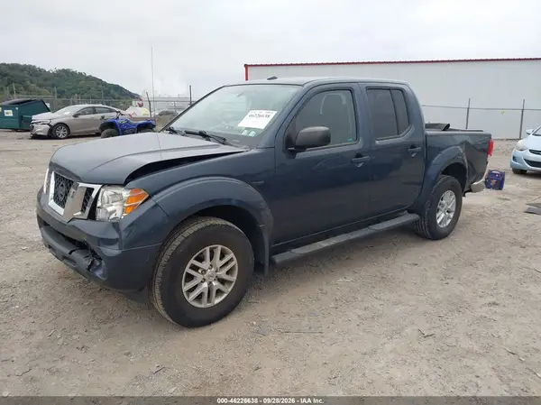 1N6AD0EVXJN757602 — 2018 Nissan Navara (Frontier), фото 2 с аукциона IAAI, Передняя и задняя части