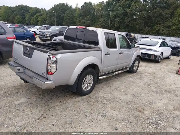 1N6DD0ER9KN736807 — 2019 Nissan Navara (Frontier), фото 4 с аукциона IAAI, Передняя часть