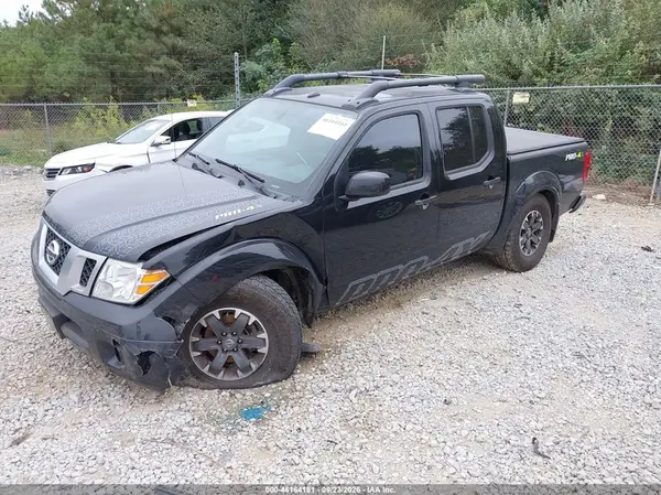 1N6ED0EB2LN718870 — 2020 Nissan Navara (Frontier), фото 2 с аукциона IAAI, Передняя часть слева